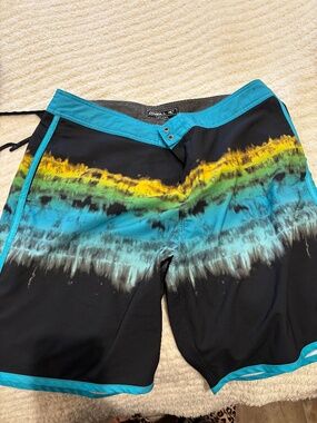 O’Neill men’s swim trunks